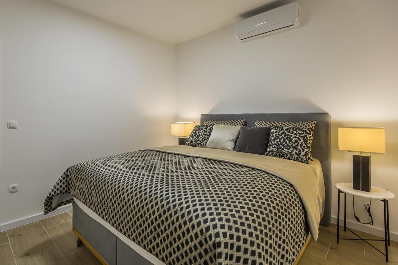 Luxury 2 Bedroom Apartment With Sea View Baška Voda Dış mekan fotoğraf