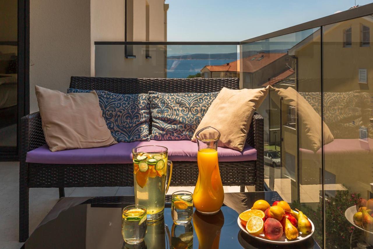 Luxury 2 Bedroom Apartment With Sea View Baška Voda Dış mekan fotoğraf